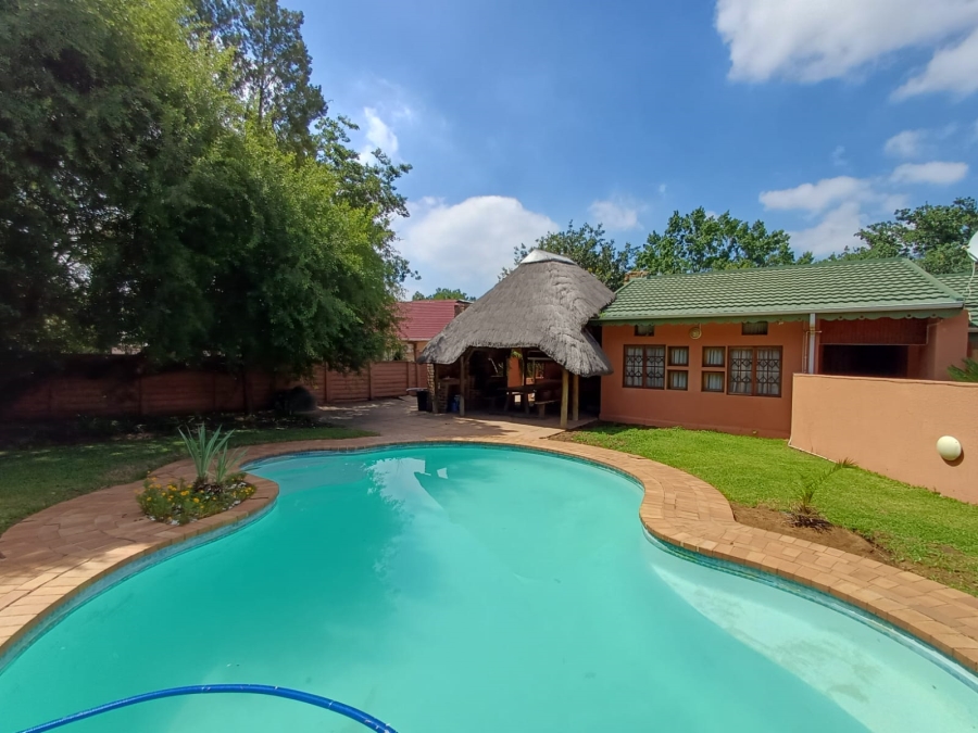 4 Bedroom Property for Sale in Sasolburg Ext 4 Free State